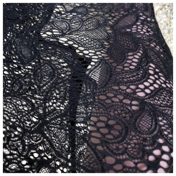 Black Lace Dress! Comfortable - Picture 5 of 7